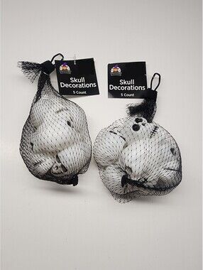 Halloween Skulls Happy Halloween Plastic Decor 2 Bags Of 5 Skulls 10 Total New
